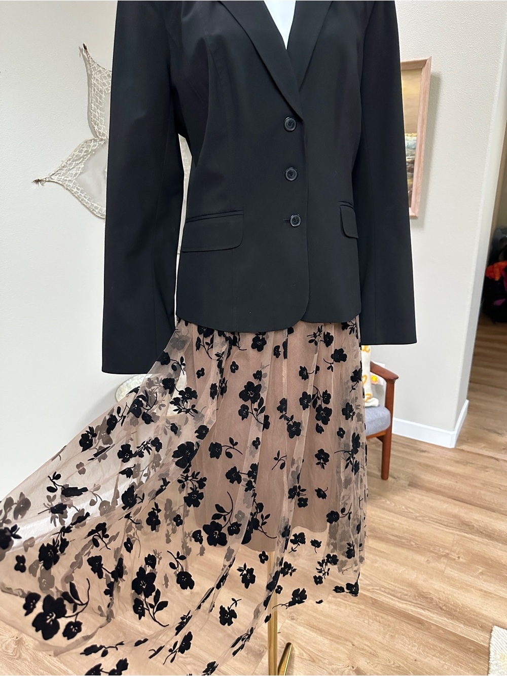 Black Floral flowy elastic waist Tulle pull on Midi Skirt - Picture 5 of 9